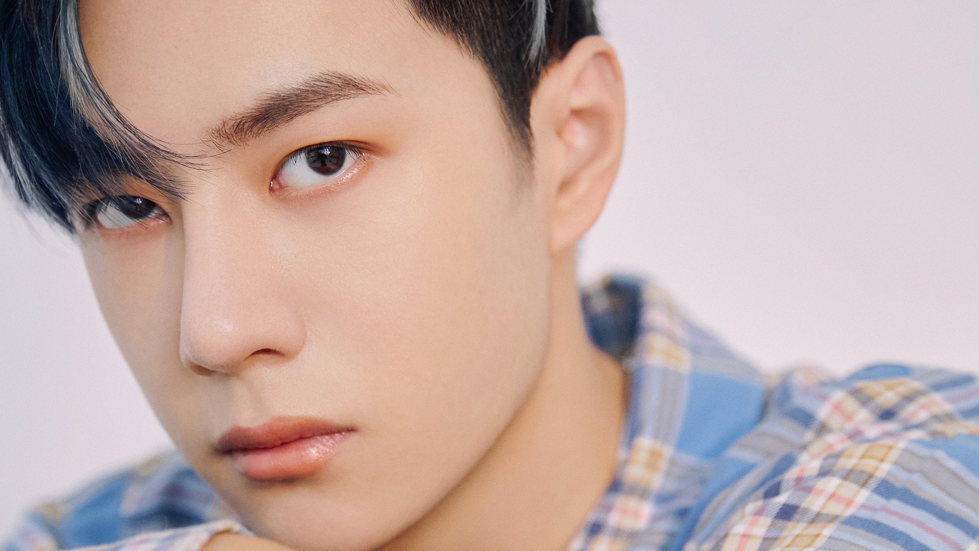 _水上摩托花式表演:速度与激情的完美结合_,水上摩托表演视频