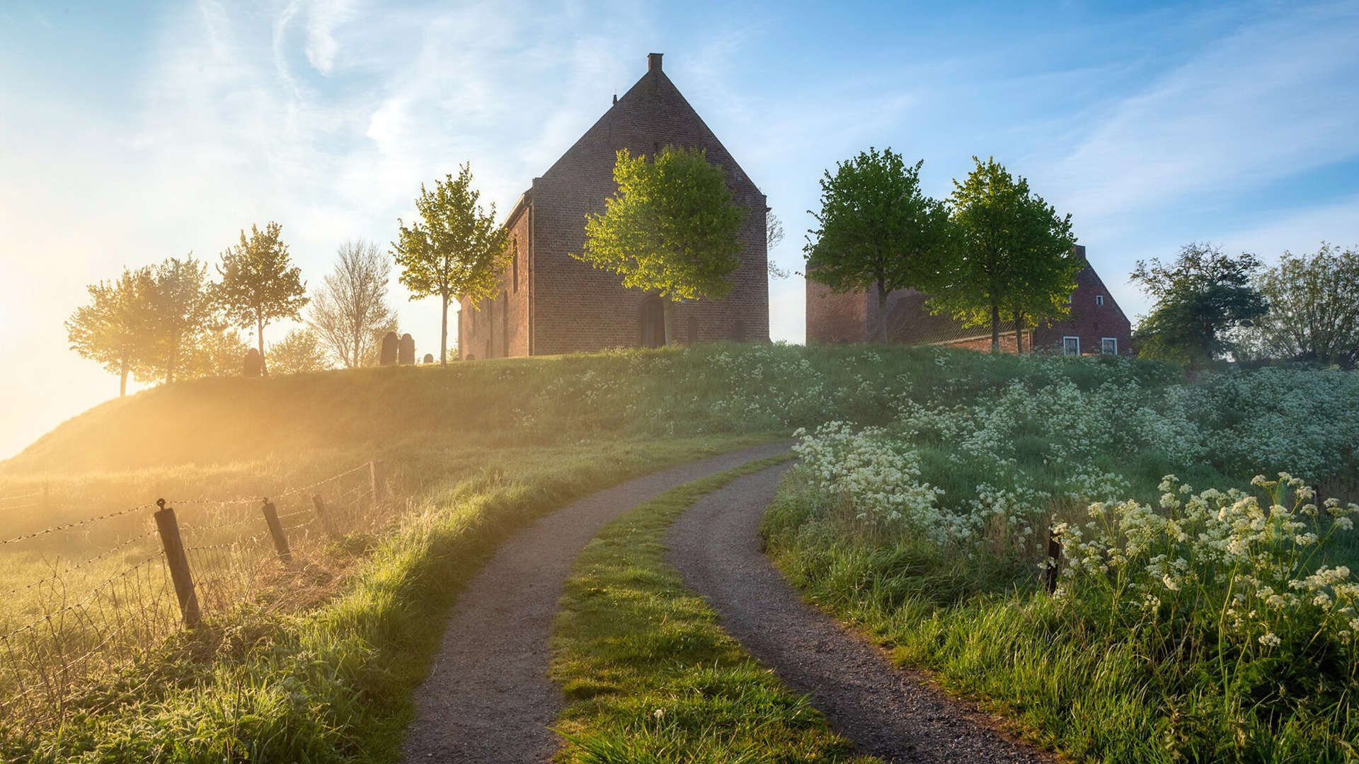 九游网-“青训营地引入国际专业教练，提升青少年技战术水平”，国家青训营