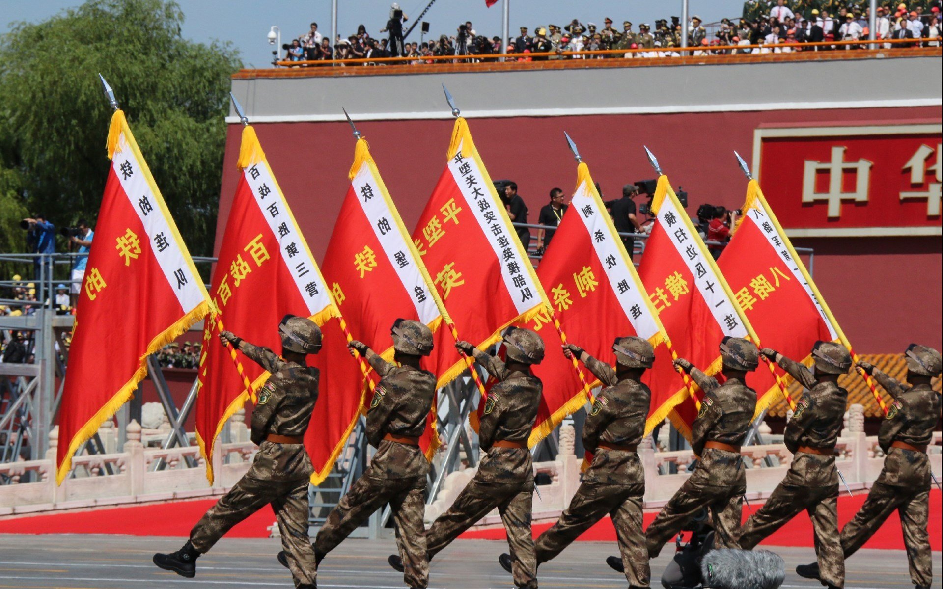 勇士主场击溃快船,库里三节轰下40分,勇士队库里视频