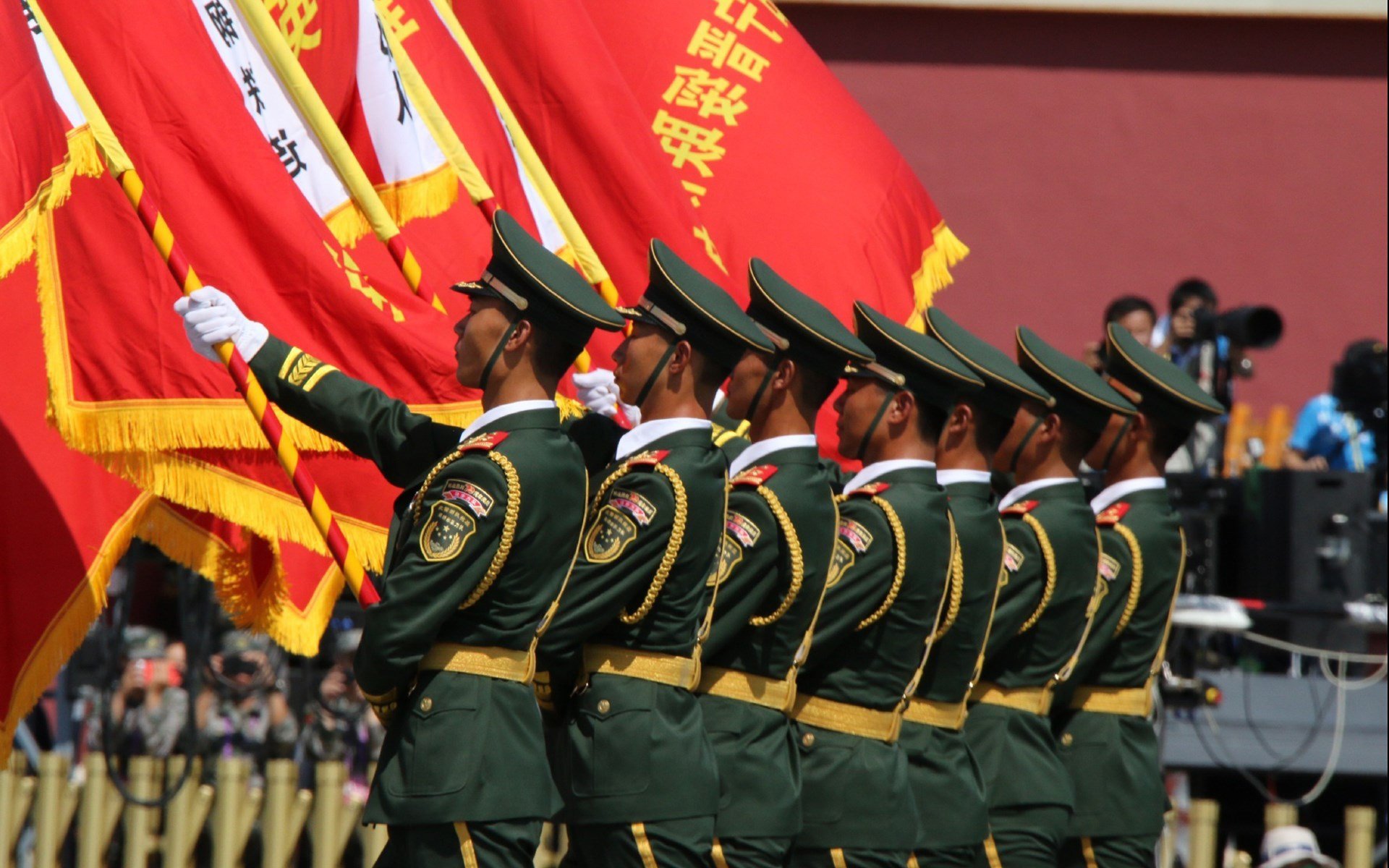 全国大学生运动会体育舞蹈赛精彩上演，中国大学生体育舞蹈锦标赛获奖名单